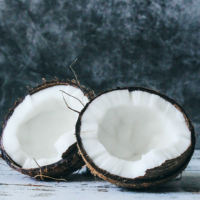 Das Geheimnis eines strahlenden Lächelns: Die Vorteile von Kokosöl für die Mundgesundheit